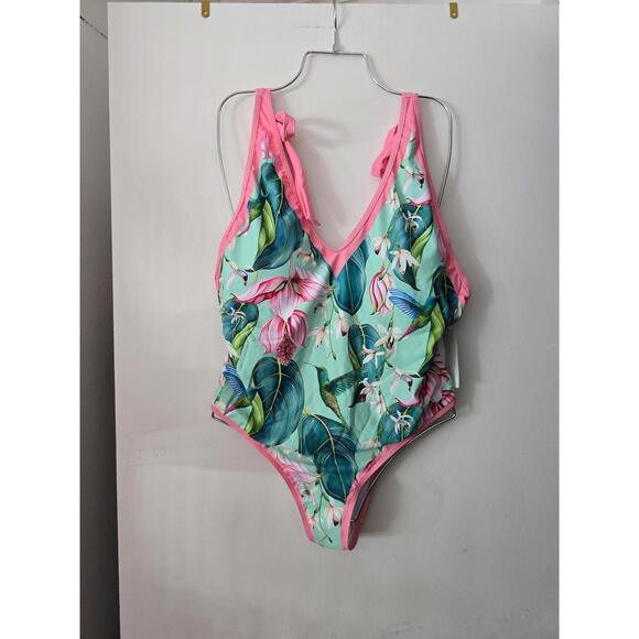 Swimsuit with skirt - Picture 1 of 4